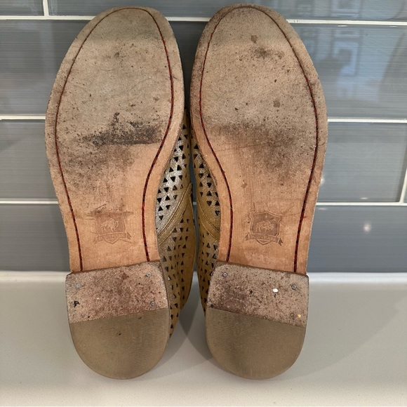 Trask Ali Perforated Loafer - Picture 5 of 12